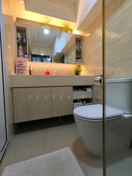 955 Hougang Avenue 9, 955 Hougang Avenue 9, 3 Bedrooms, 1,249 sqft, HDB Flat For Sale, by Dexter Lim, 500233717 - Bathroom - PropertyGuru.com.sg
