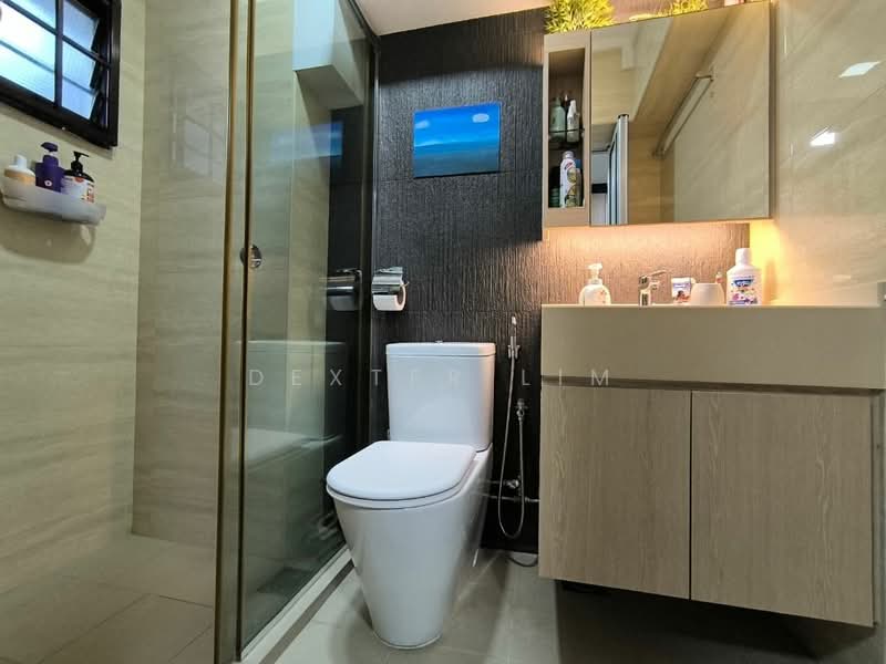 955 Hougang Avenue 9, 955 Hougang Avenue 9, 3 Bedrooms, 1,249 sqft, HDB Flat For Sale, by Dexter Lim, 500233717 - Bathroom - PropertyGuru.com.sg