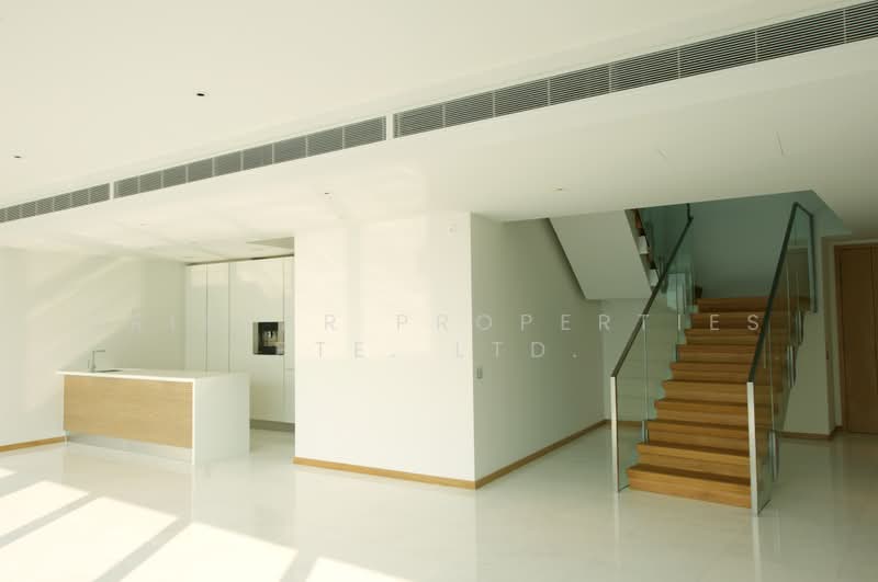 18 Marina Boulevard photo 5