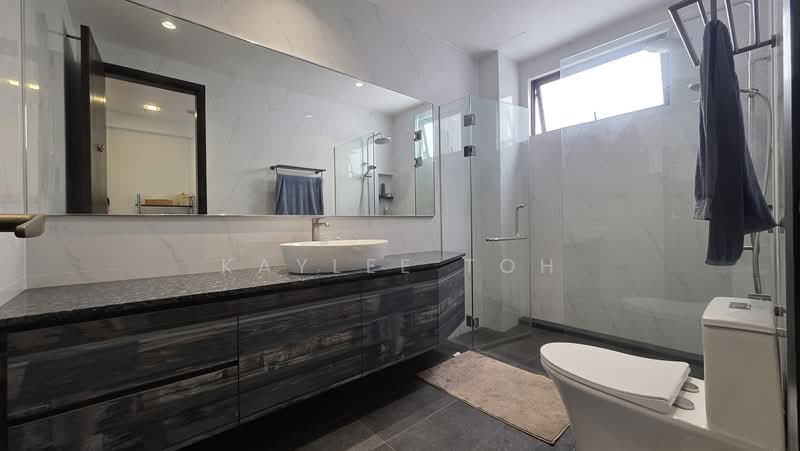 Sembawang Hills Estate, Jalan Gelenggang, 5 Bedrooms, 4,151 sqft, Terraced House For Sale, by Kaylee Toh, 500233723 - Bathroom - PropertyGuru.com.sg