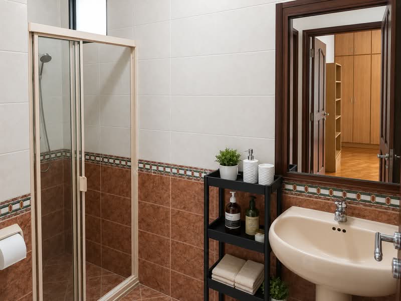 Tanglin Regency, 381 Tanglin Road, 2 Bedrooms, 882 sqft, Condominium For Rent, by Kevin Li, 500233733 - Bathroom - PropertyGuru.com.sg