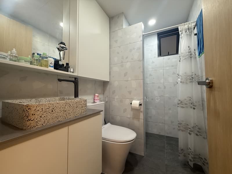 Wandervale, 351 Choa Chu Kang Avenue 3, 3 Bedrooms, 958 sqft, Condominium For Sale, by Rainie Ang, 500233742 - Bathroom - PropertyGuru.com.sg