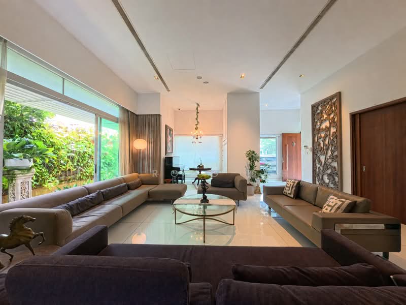 A COLLECTOR'S HOME IN NAMLY-CORONATION ENCLAVE!, Jalan Haji Alias / Coronation Road West / Namly / Jalan Siantan, 7 Bedrooms, 7,000 sqft, Semi-Detached House For Sale, by Li Rong Teh, 500233743 - Living Room - PropertyGuru.com.sg