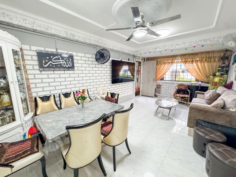 119 Teck Whye Lane, 119 Teck Whye Lane, 3 Bedrooms, 1,302 sqft, HDB Flat For Sale, by Ram Subra, 500233746 - Living Room - PropertyGuru.com.sg