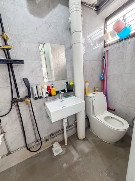 119 Teck Whye Lane, 119 Teck Whye Lane, 3 Bedrooms, 1,302 sqft, HDB Flat For Sale, by Ram Subra, 500233746 - Bathroom - PropertyGuru.com.sg
