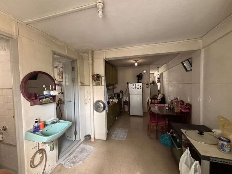 108 Lorong 1 Toa Payoh, 108 Lorong 1 Toa Payoh, 3 Bedrooms, 710 sqft, HDB Flat For Sale, by Bell Tan (Annabella), 500233749 - Kitchen - PropertyGuru.com.sg