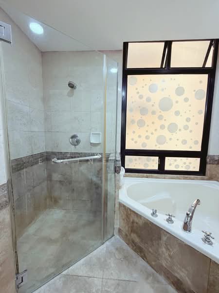 The Sterling, 1001 Bukit Timah Road, Room Rental, 111 sqft, Condominium For Rent, by Elaine Chng, 500233755 - Bathroom - PropertyGuru.com.sg