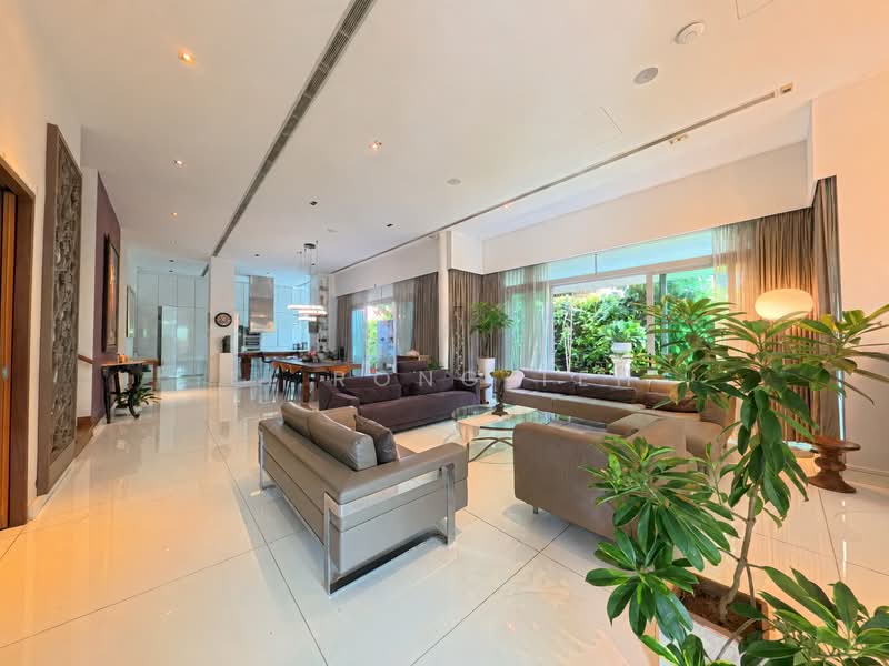 D10 NAMLY CORONATION ENCLAVE. CLOSE TO 4000SQFT LAND. FREEHOLD SEMI D, Jalan Haji Alias / Coronation Road West / Namly / Jalan Siantan, 7 Bedrooms, 7,010 sqft, Semi-Detached House For Sale, by Li Rong Teh, 500233758 - Living Room - PropertyGuru.com.sg