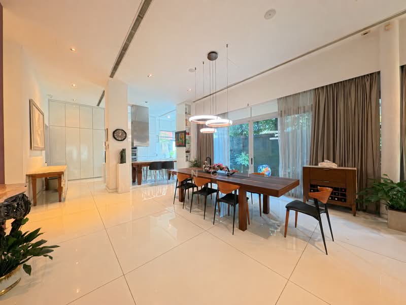 RARE NAMLY CORONATION ROAD LANDED HOME | DISTINCTIVE CONTEMPORARY HOME, Jalan Haji Alias / Coronation Road West / Namly / Jalan Siantan, 7 Bedrooms, 7,010 sqft, Semi-Detached House For Sale, by Li Rong Teh, 500233758 - Dining Room - PropertyGuru.com.sg