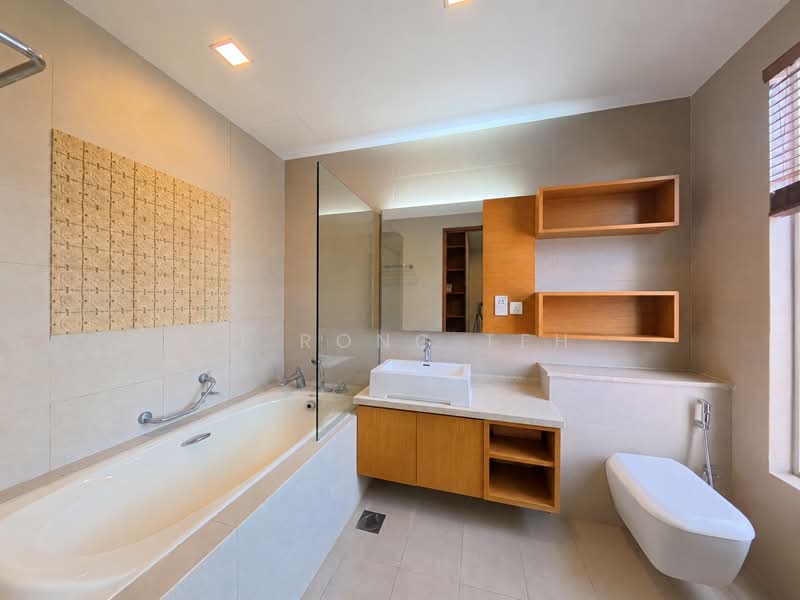 RARE NAMLY CORONATION ROAD LANDED HOME | DISTINCTIVE CONTEMPORARY HOME, Jalan Haji Alias / Coronation Road West / Namly / Jalan Siantan, 7 Bedrooms, 7,010 sqft, Semi-Detached House For Sale, by Li Rong Teh, 500233758 - Bathroom - PropertyGuru.com.sg