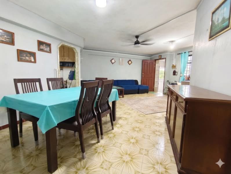 521 Jurong West Street 52, 521 Jurong West Street 52, 3 Bedrooms, 1,011 sqft, HDB Flat For Sale, by Alex Lim, 500233762 - Living Room - PropertyGuru.com.sg