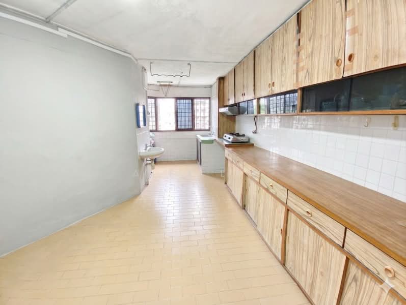 521 Jurong West Street 52, 521 Jurong West Street 52, 3 Bedrooms, 1,011 sqft, HDB Flat For Sale, by Alex Lim, 500233762 - Kitchen - PropertyGuru.com.sg