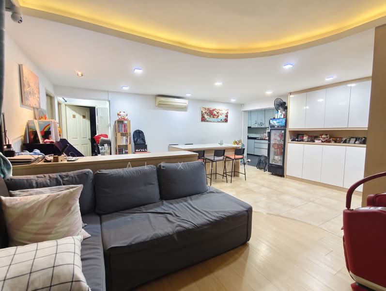 648A Jurong West Street 61, 648A Jurong West Street 61, 3 Bedrooms, 1,183 sqft, HDB Flat For Sale, by Alex Lim, 500233796 - Living Room - PropertyGuru.com.sg