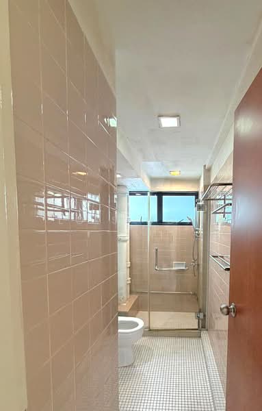 Laguna Park, 5000B Marine Parade Road, 4 Bedrooms, 1,615 sqft, Apartment For Rent, by Lois Goh, 500233829 - Bathroom - PropertyGuru.com.sg