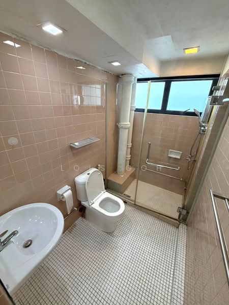 Laguna Park, 5000B Marine Parade Road, 4 Bedrooms, 1,615 sqft, Apartment For Rent, by Lois Goh, 500233829 - Bathroom - PropertyGuru.com.sg