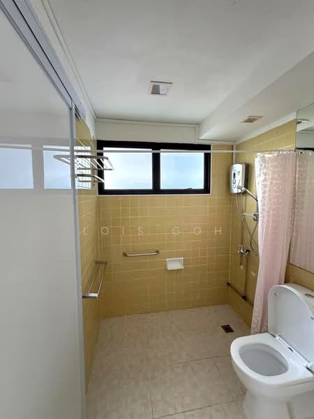 Laguna Park, 5000B Marine Parade Road, 4 Bedrooms, 1,615 sqft, Apartment For Rent, by Lois Goh, 500233829 - Bathroom - PropertyGuru.com.sg