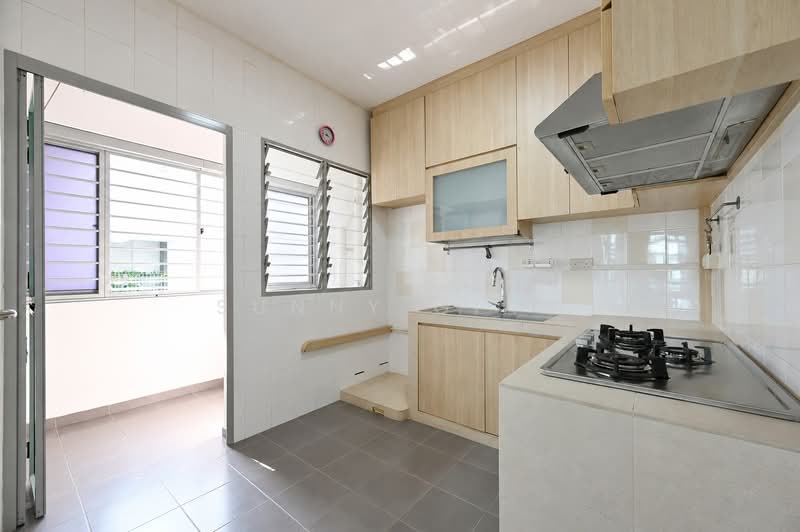 305A Punggol Road, 305A Punggol Road, 2 Bedrooms, 721 sqft, HDB Flat For Sale, by Sunny Giam, 500233831 - Kitchen - PropertyGuru.com.sg