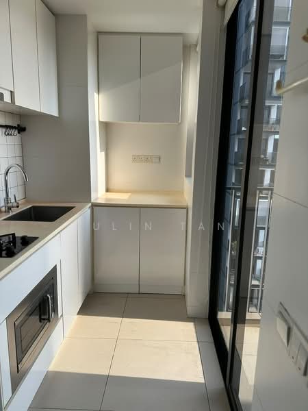 Sky Vue, 3 Bishan Street 15, 2 Bedrooms, 807 sqft, Condominium For Rent, by Julin Tan, 500233833 - Kitchen - PropertyGuru.com.sg