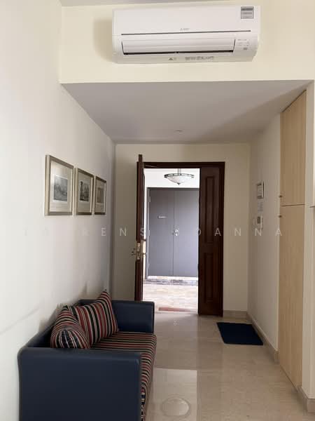 Fifth Avenue Condominium, 2 Fifth Avenue, 3 Bedrooms, 1,615 sqft, Condominium For Sale, by Laurens Joanna, 500233836 - Entrance - PropertyGuru.com.sg
