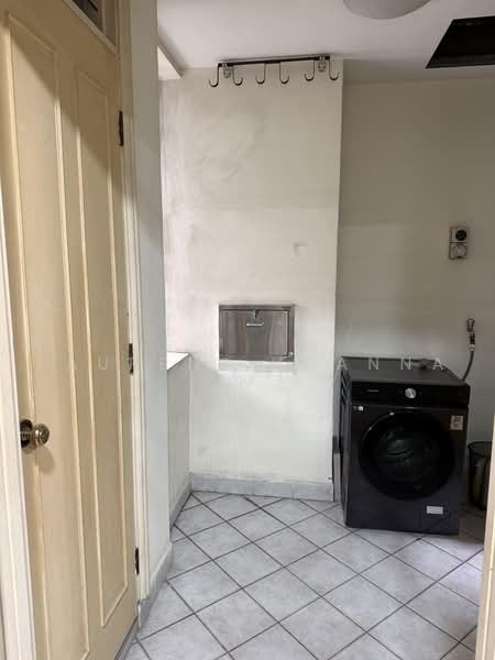 Fifth Avenue Condominium, 2 Fifth Avenue, 3 Bedrooms, 1,615 sqft, Condominium For Sale, by Laurens Joanna, 500233836 - Utility Room/Yard - PropertyGuru.com.sg