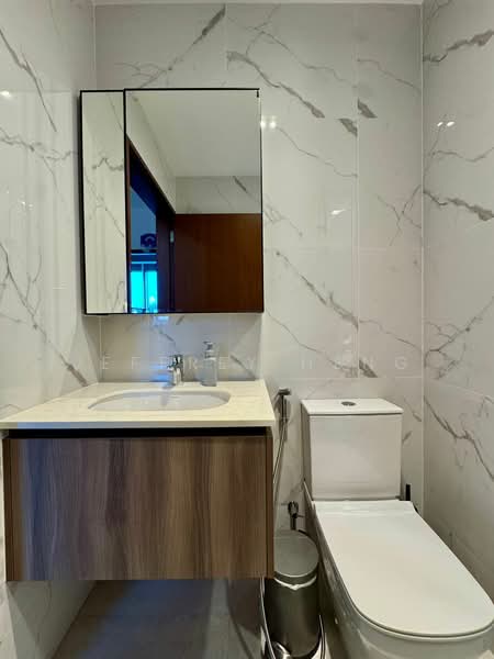 Lattice One, 1 Seraya Crescent, 3 Bedrooms, 840 sqft, Condominium For Rent, by Jeffrey Heng, 500233858 - Bathroom - PropertyGuru.com.sg