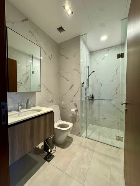 Lattice One, 1 Seraya Crescent, 3 Bedrooms, 840 sqft, Condominium For Rent, by Jeffrey Heng, 500233858 - Bathroom - PropertyGuru.com.sg
