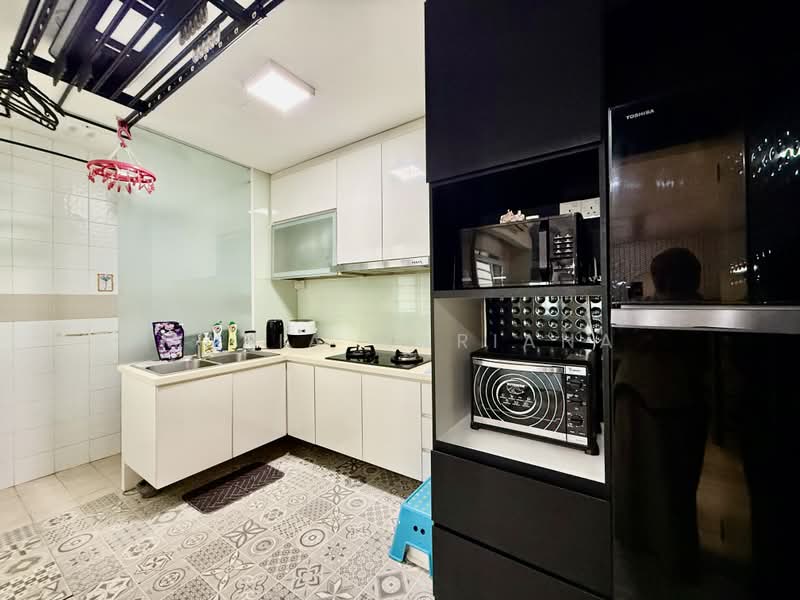 642A Punggol Drive, 642A Punggol Drive, 3 Bedrooms, 1,187 sqft, HDB Flat For Rent, by Maria Mariana, 500233861 - Kitchen - PropertyGuru.com.sg