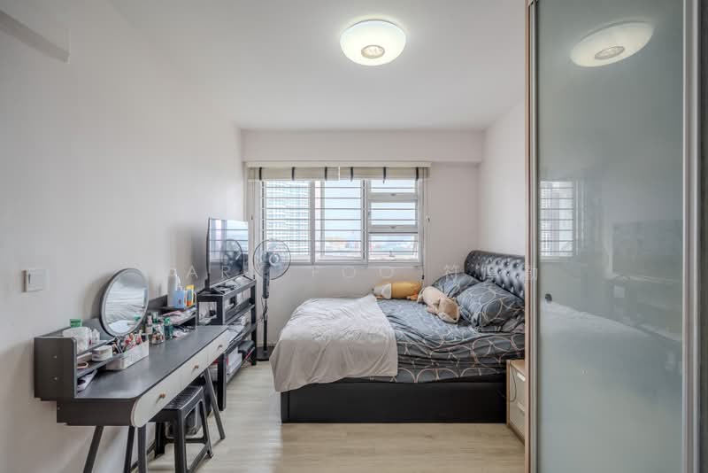 312A Clementi Avenue 4, 312A Clementi Avenue 4, 2 Bedrooms, 743 sqft, HDB Flat For Sale, by Gary Foo 符厚勤, 500233876 - Master Bedroom - PropertyGuru.com.sg