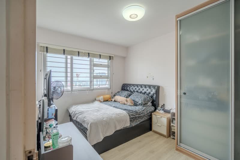 312A Clementi Avenue 4, 312A Clementi Avenue 4, 2 Bedrooms, 743 sqft, HDB Flat For Sale, by Gary Foo 符厚勤, 500233876 - Master Bedroom - PropertyGuru.com.sg