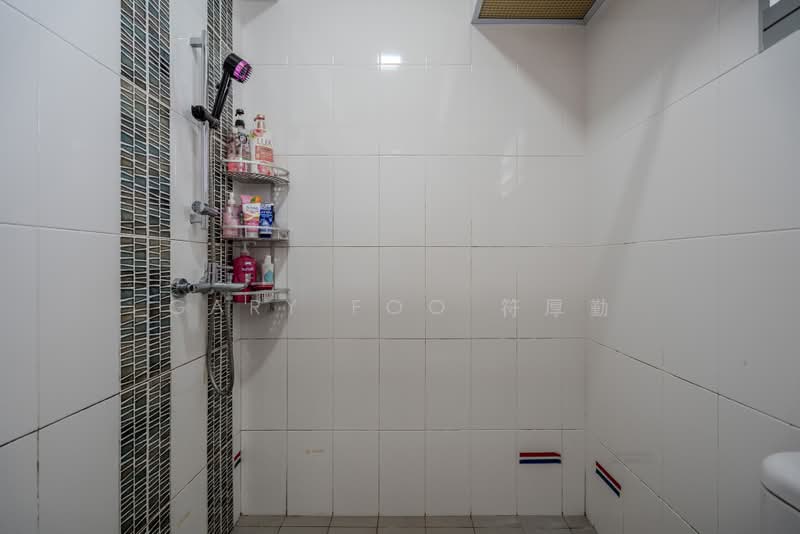312A Clementi Avenue 4, 312A Clementi Avenue 4, 2 Bedrooms, 743 sqft, HDB Flat For Sale, by Gary Foo 符厚勤, 500233876 - Master Bathroom - PropertyGuru.com.sg