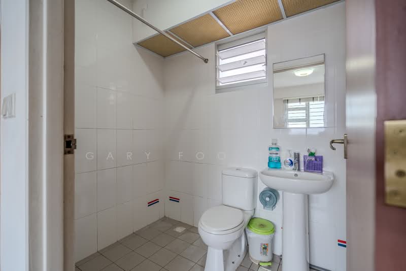 312A Clementi Avenue 4, 312A Clementi Avenue 4, 2 Bedrooms, 743 sqft, HDB Flat For Sale, by Gary Foo 符厚勤, 500233876 - Master Bathroom - PropertyGuru.com.sg