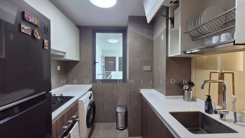 Parc Olympia, 52 Flora Drive, 2 Bedrooms, 797 sqft, Condominium For Sale, by Shaun Dhillon, 500233887 - Kitchen - PropertyGuru.com.sg