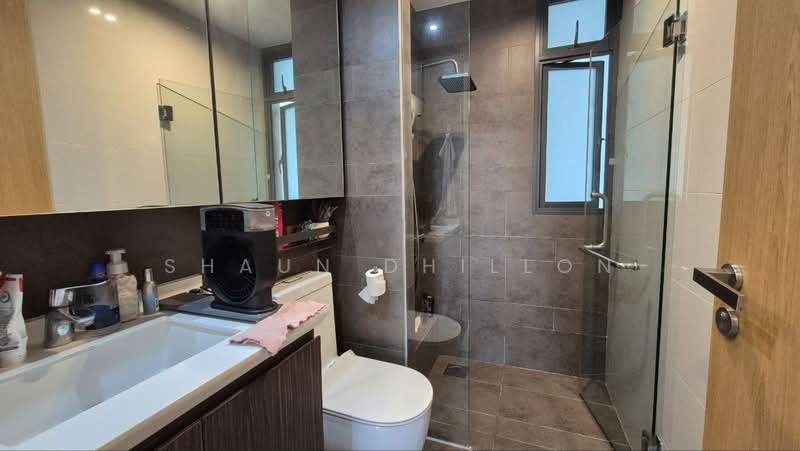 Parc Olympia, 52 Flora Drive, 2 Bedrooms, 797 sqft, Condominium For Sale, by Shaun Dhillon, 500233887 - Bathroom - PropertyGuru.com.sg
