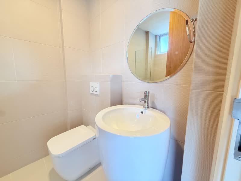 70A Grove Drive, , Room Rental, 180 sqft, Terraced House For Rent, by Kyne Chan, 500233891 - Bathroom - PropertyGuru.com.sg