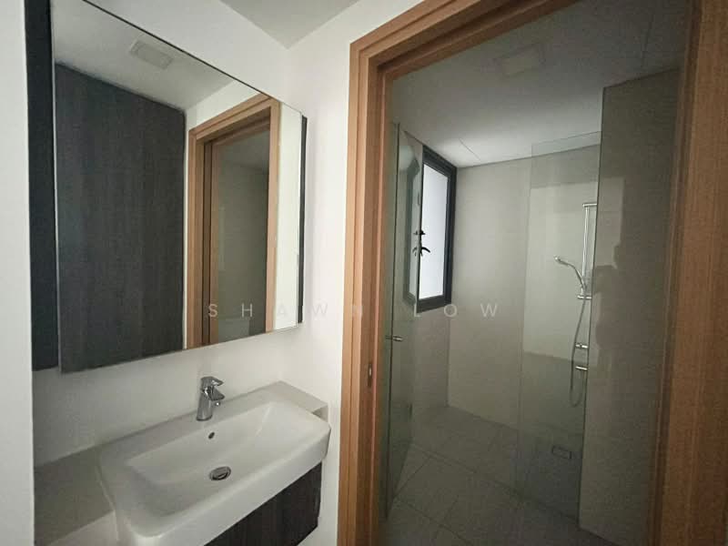 Lakeville, 1 Jurong Lake Link, 2 Bedrooms, 764 sqft, Condominium For Rent, by Shawn Low, 500233897 - Bathroom - PropertyGuru.com.sg