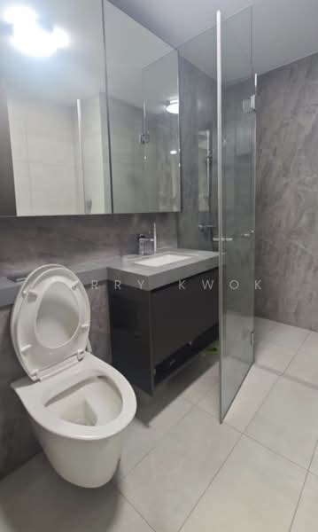Parc Clematis, 8F Jalan Lempeng, 2 Bedrooms, 689 sqft, Condominium For Rent, by Barry Kwok, 500233898 - Bathroom (Jack & Jill) - PropertyGuru.com.sg