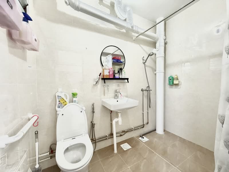 705 Woodlands Drive 40, 705 Woodlands Drive 40, 3 Bedrooms, 1,280 sqft, HDB Flat For Sale, by Vienn Leow 廖秀姿, 500233916 - Bathroom - PropertyGuru.com.sg