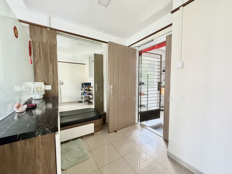 705 Woodlands Drive 40, 705 Woodlands Drive 40, 3 Bedrooms, 1,280 sqft, HDB Flat For Sale, by Vienn Leow 廖秀姿, 500233916 - Entrance - PropertyGuru.com.sg