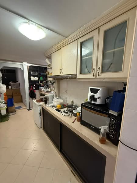 28 Jalan Klinik, 28 Jalan Klinik, 2 Bedrooms, 721 sqft, HDB Flat For Rent, by Derrick Tan, 500233930 - Kitchen - PropertyGuru.com.sg