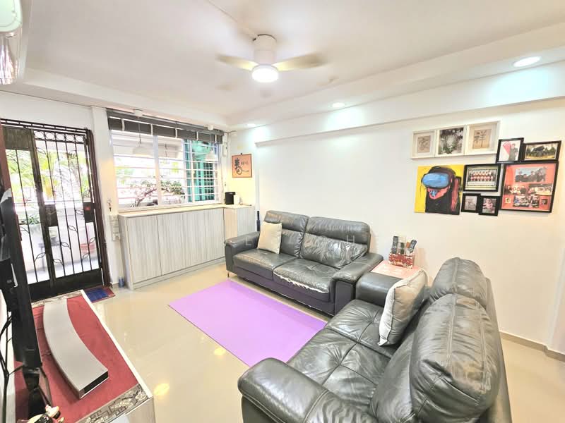 694 Hougang Street 61, 694 Hougang Street 61, 2 Bedrooms, 689 sqft, HDB Flat For Rent, by Jayden Chen, 500233937 - Living Room - PropertyGuru.com.sg