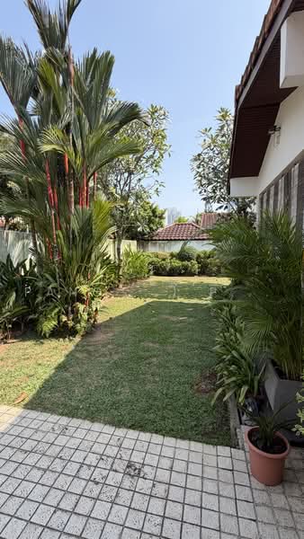 Sunset Square, Sunset Square, 4 Bedrooms, 4,000 sqft, Detached House For Rent, by ( Eric Pang ) Pang Teck Siong, 500233942 - Garden - PropertyGuru.com.sg
