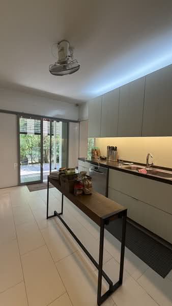 Sunset Square, Sunset Square, 4 Bedrooms, 4,000 sqft, Detached House For Rent, by ( Eric Pang ) Pang Teck Siong, 500233942 - Kitchen - PropertyGuru.com.sg