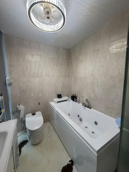 The Woods, Westwood Avenue, 6 Bedrooms, 4,015 sqft, Semi-Detached House For Sale, by Kaili Ong, 500233946 - Bathroom - PropertyGuru.com.sg