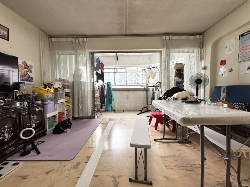 203 Jurong East Street 21, 203 Jurong East Street 21, Boon Lay / Jurong / Tuas, 3 Bedrooms, 1,302 sqft, HDB Flat For Sale, by Royston Choy, 500233949 - Living Room - PropertyGuru.com.sg