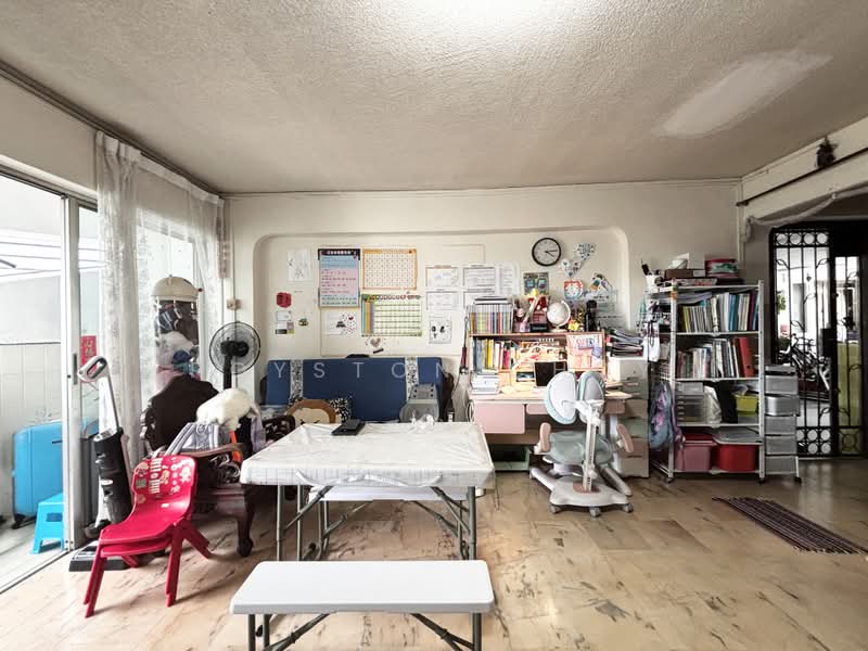 203 Jurong East Street 21, 203 Jurong East Street 21, Boon Lay / Jurong / Tuas, 3 Bedrooms, 1,302 sqft, HDB Flat For Sale, by Royston Choy, 500233949 - Living - PropertyGuru.com.sg