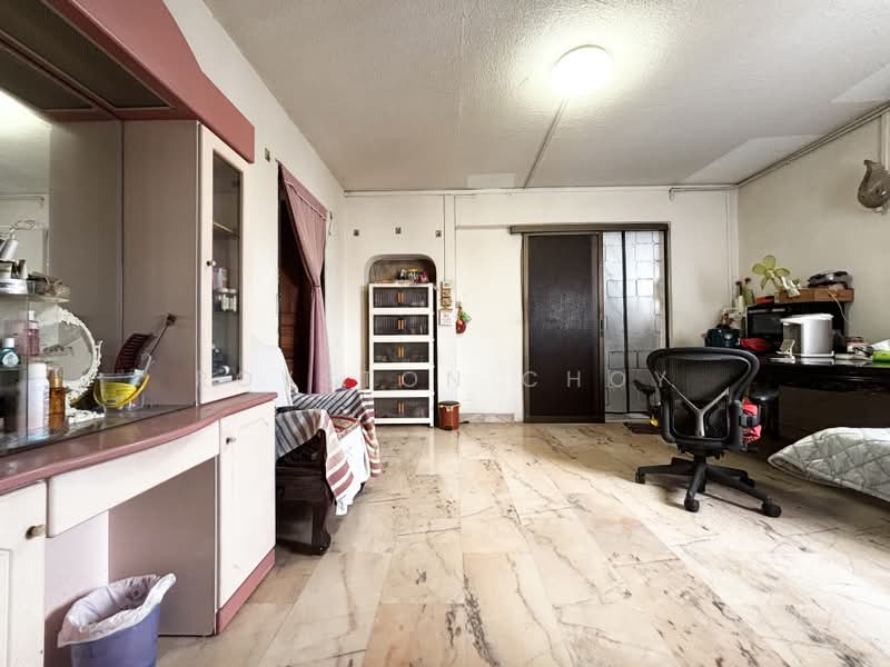 203 Jurong East Street 21, 203 Jurong East Street 21, Boon Lay / Jurong / Tuas, 3 Bedrooms, 1,302 sqft, HDB Flat For Sale, by Royston Choy, 500233949 - Living Room - PropertyGuru.com.sg