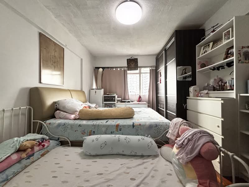 203 Jurong East Street 21, 203 Jurong East Street 21, Boon Lay / Jurong / Tuas, 3 Bedrooms, 1,302 sqft, HDB Flat For Sale, by Royston Choy, 500233949 - Bedroom - PropertyGuru.com.sg