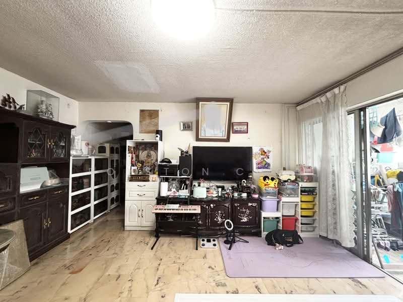 203 Jurong East Street 21, 203 Jurong East Street 21, Boon Lay / Jurong / Tuas, 3 Bedrooms, 1,302 sqft, HDB Flat For Sale, by Royston Choy, 500233949 - Living Room - PropertyGuru.com.sg