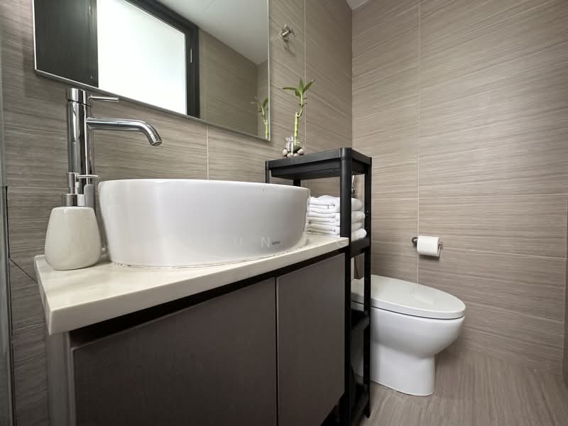 Guillemard Suites, 213 Guillemard Road, 2 Bedrooms, 700 sqft, Condominium For Sale, by Mun Ng, 500233998 - Bathroom 1 - PropertyGuru.com.sg