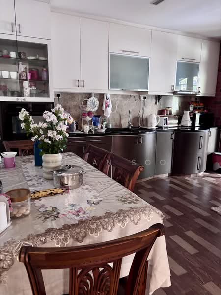 Thomson Hill Estate, Thomson Hills Drive, Ang Mo Kio / Bishan / Thomson, 6 Bedrooms, 4,500 sqft, Semi-Detached House For Sale, by Megan Soo, 500234019 - Kitchen - PropertyGuru.com.sg